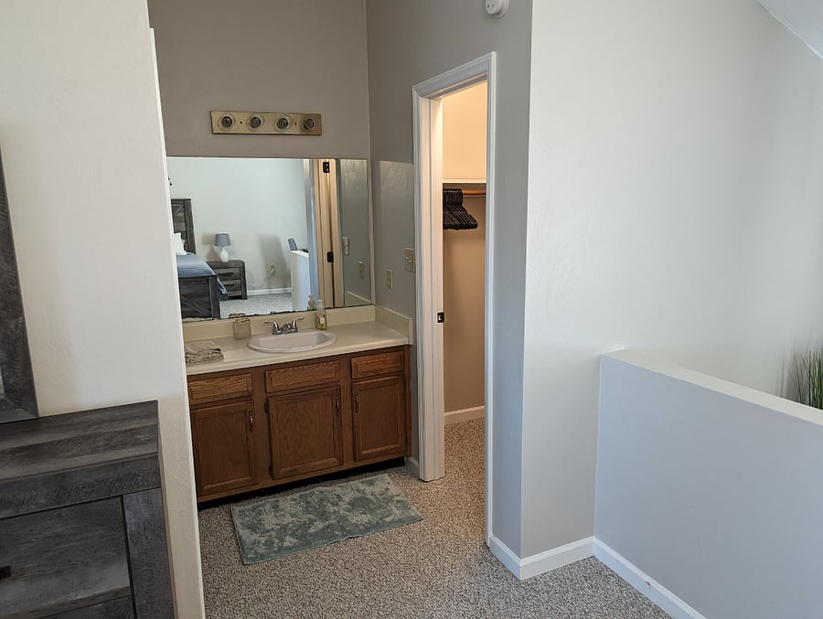 Loft Bath & Closet