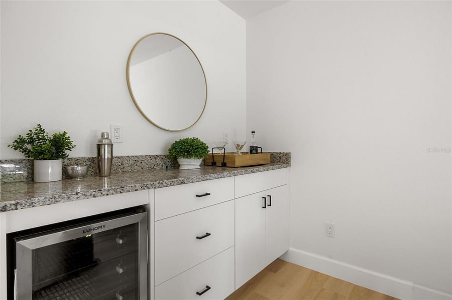 Furnished Finder property 670972_2 photo 11