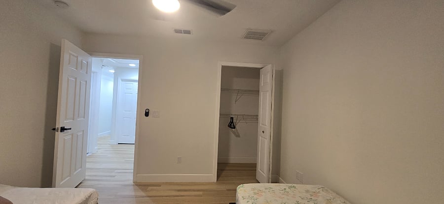 Bedroom 4 closet