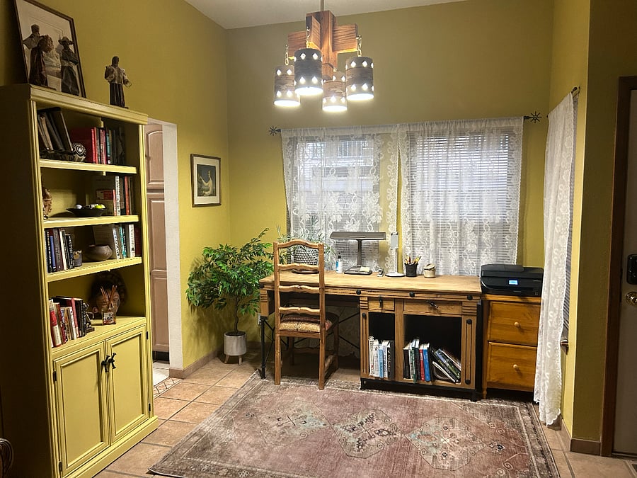 entrance area and office