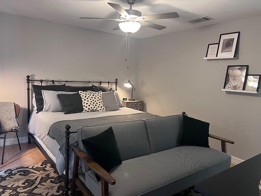 Master Bedroom w/ Ensuite Bathroom