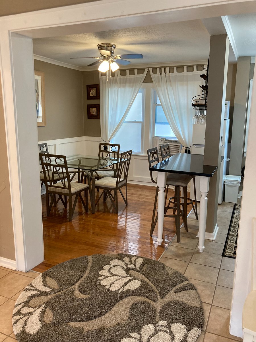 Dining room: Table seats 4 island seats 2
