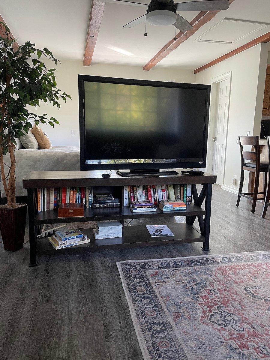 TV with Roku