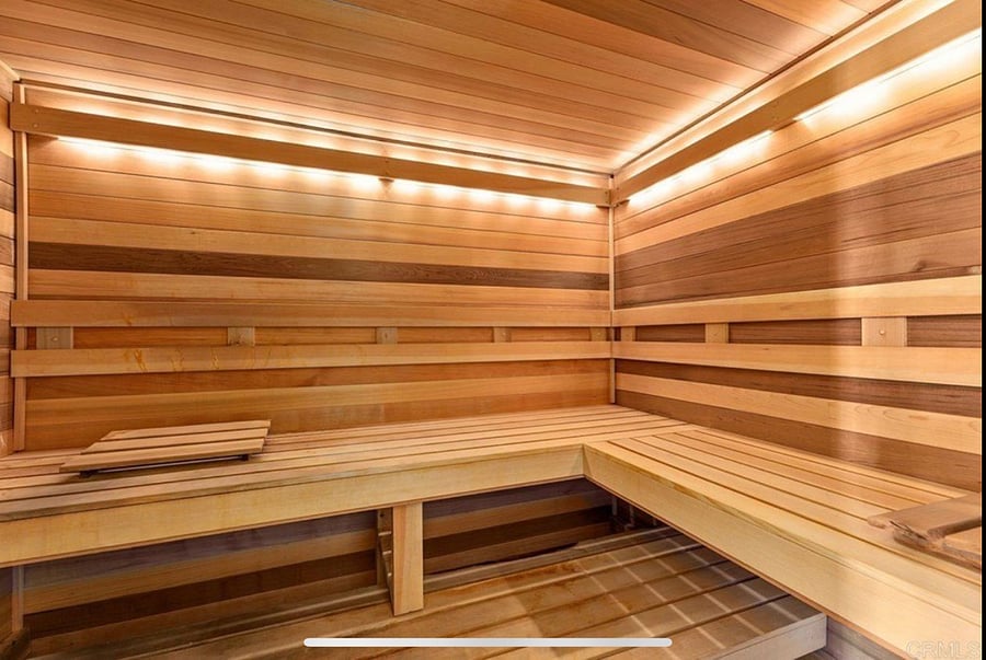 Sauna in poolhouse