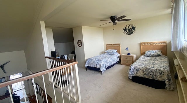 Loft w/twin beds, office area