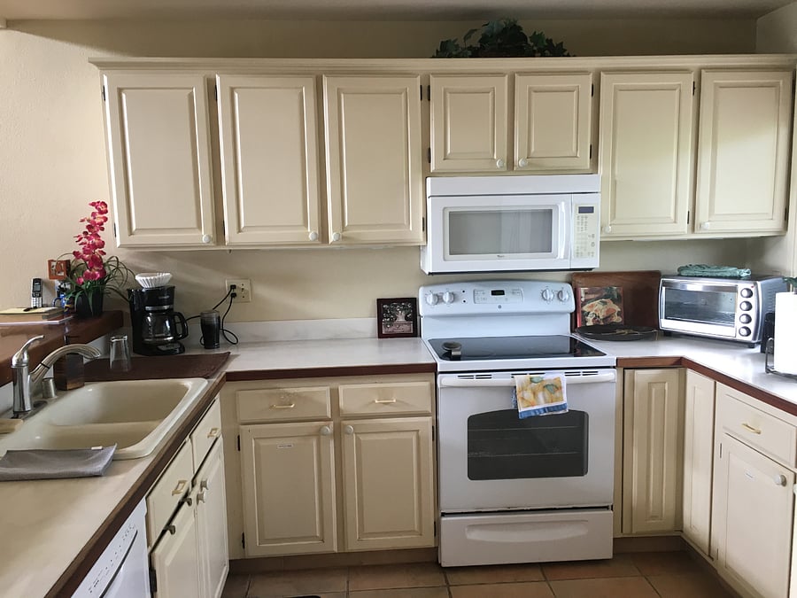Full kitchen