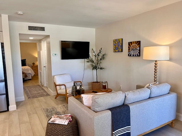 Furnished Finder property 671589_1 photo 2