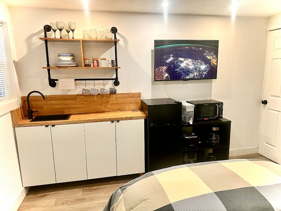 Kitchenette. There are induction hot plates to cook with as well as an air fryer and rice cooker.
