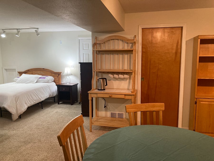 That pocket door gives you privacy in your space even when I come in to do my laundry (at a previously agreed time). 