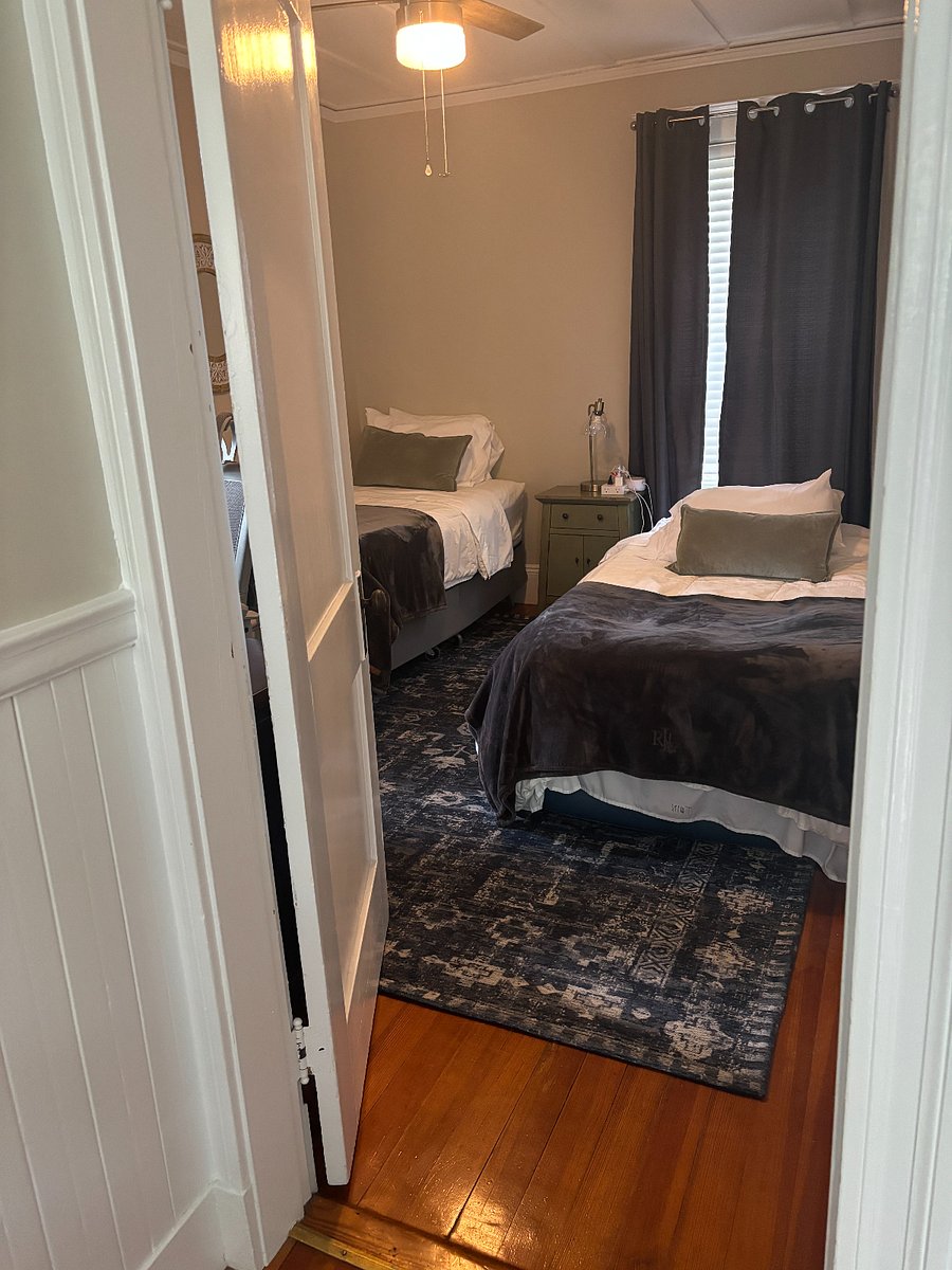 3rd Bedroom Office/Twin Beds