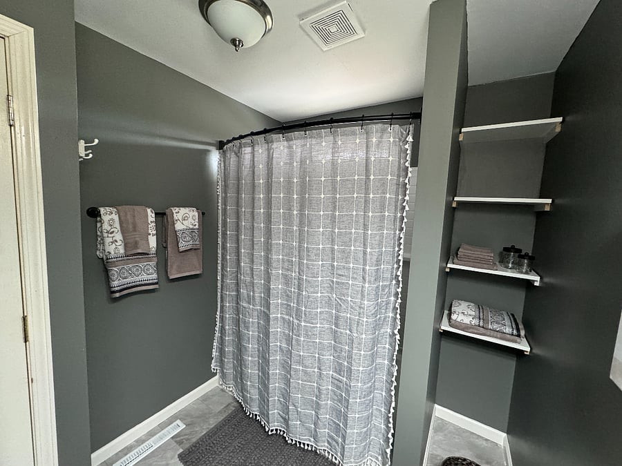 Furnished Finder property 672000_1 photo 7