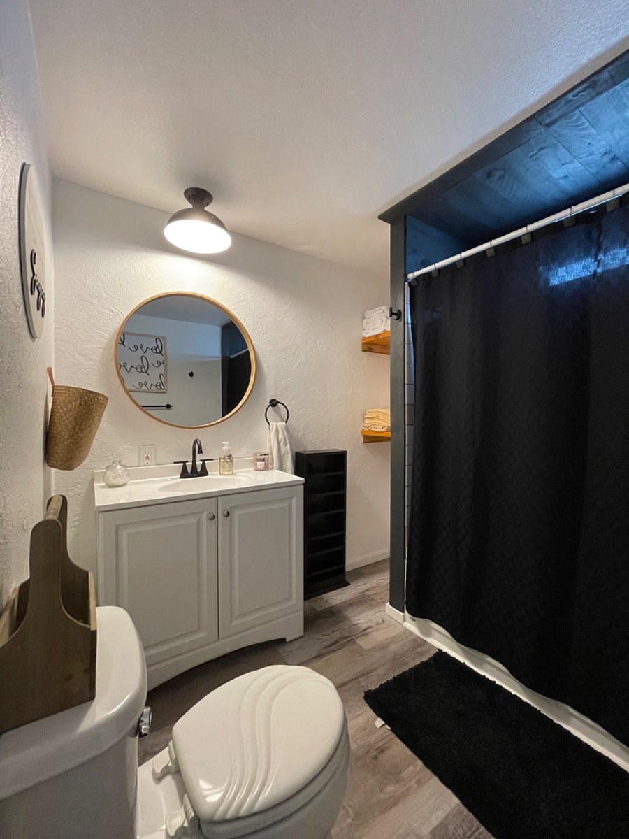 Full bathroom