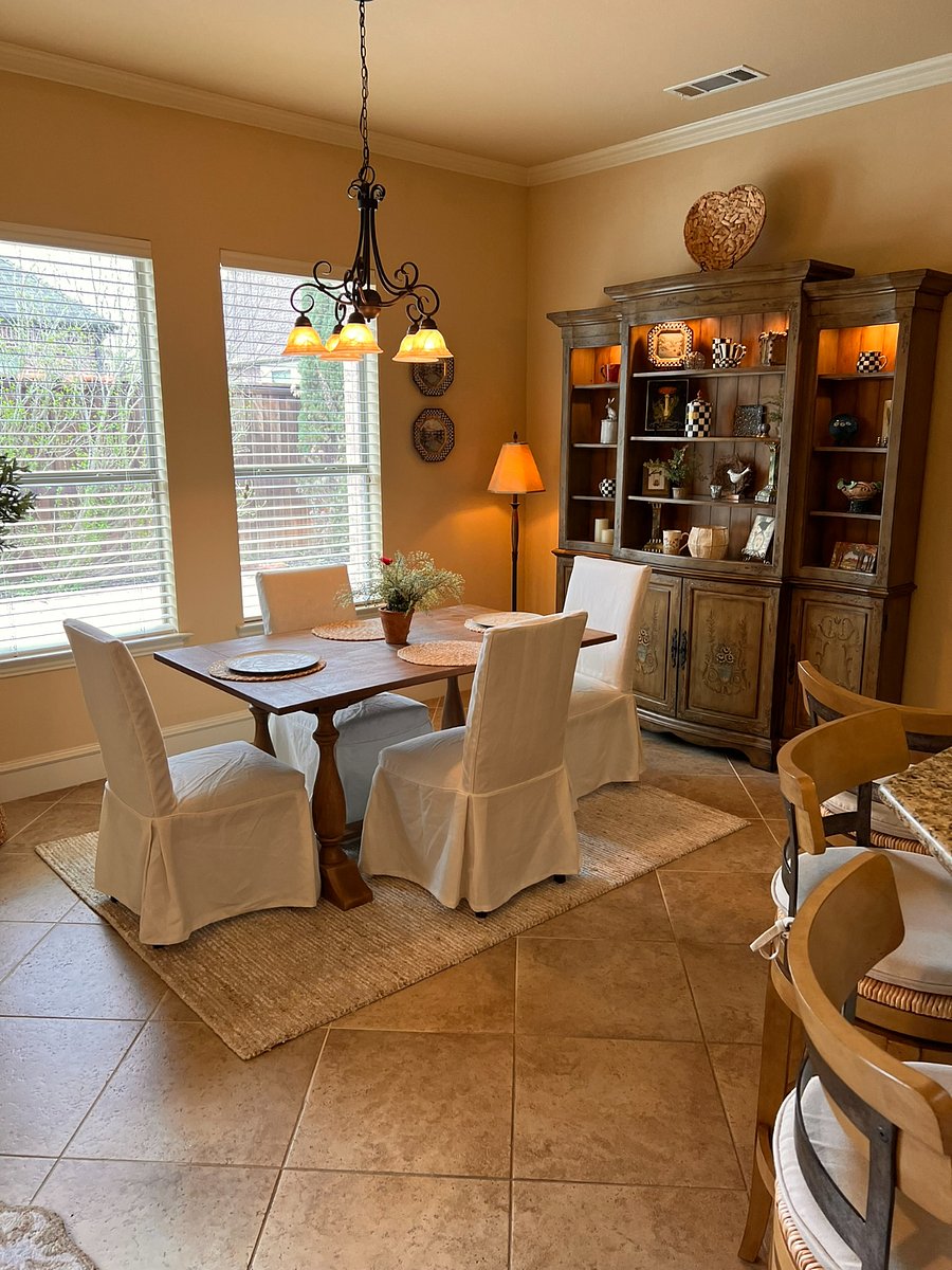 Kitchen dinning