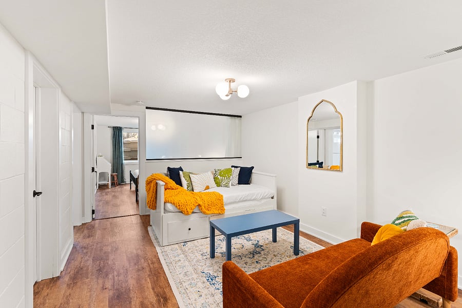 Living Room + Pull Out Daybed