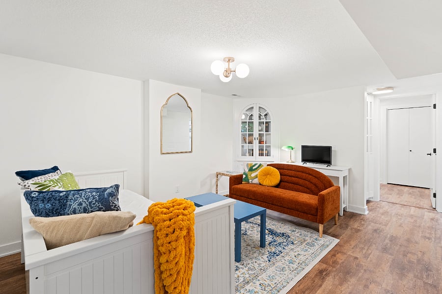 Living Room + Pull Out Daybed