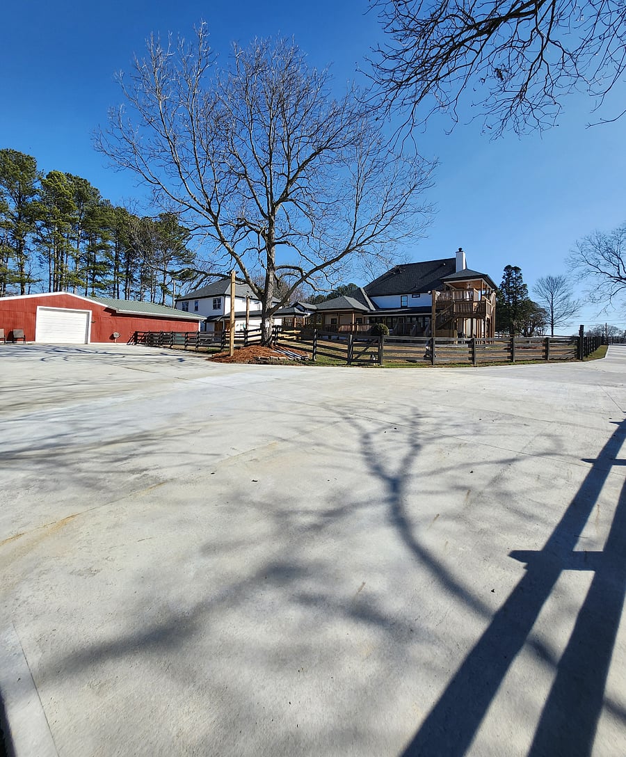 private parking lot view to main entrance driveway