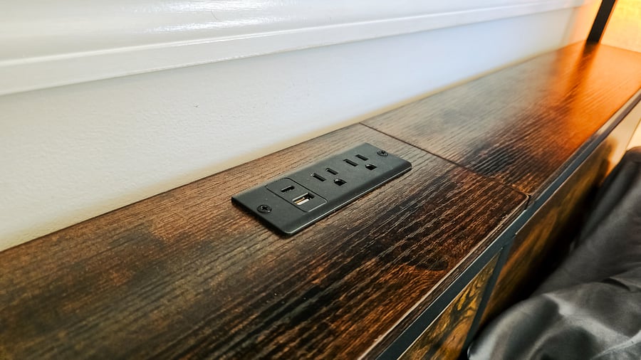 Outlets at the bed head