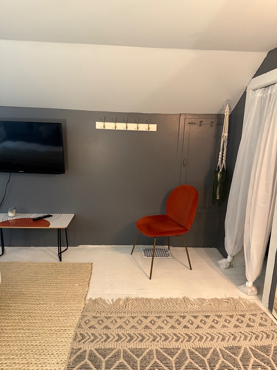Upstairs bedroom