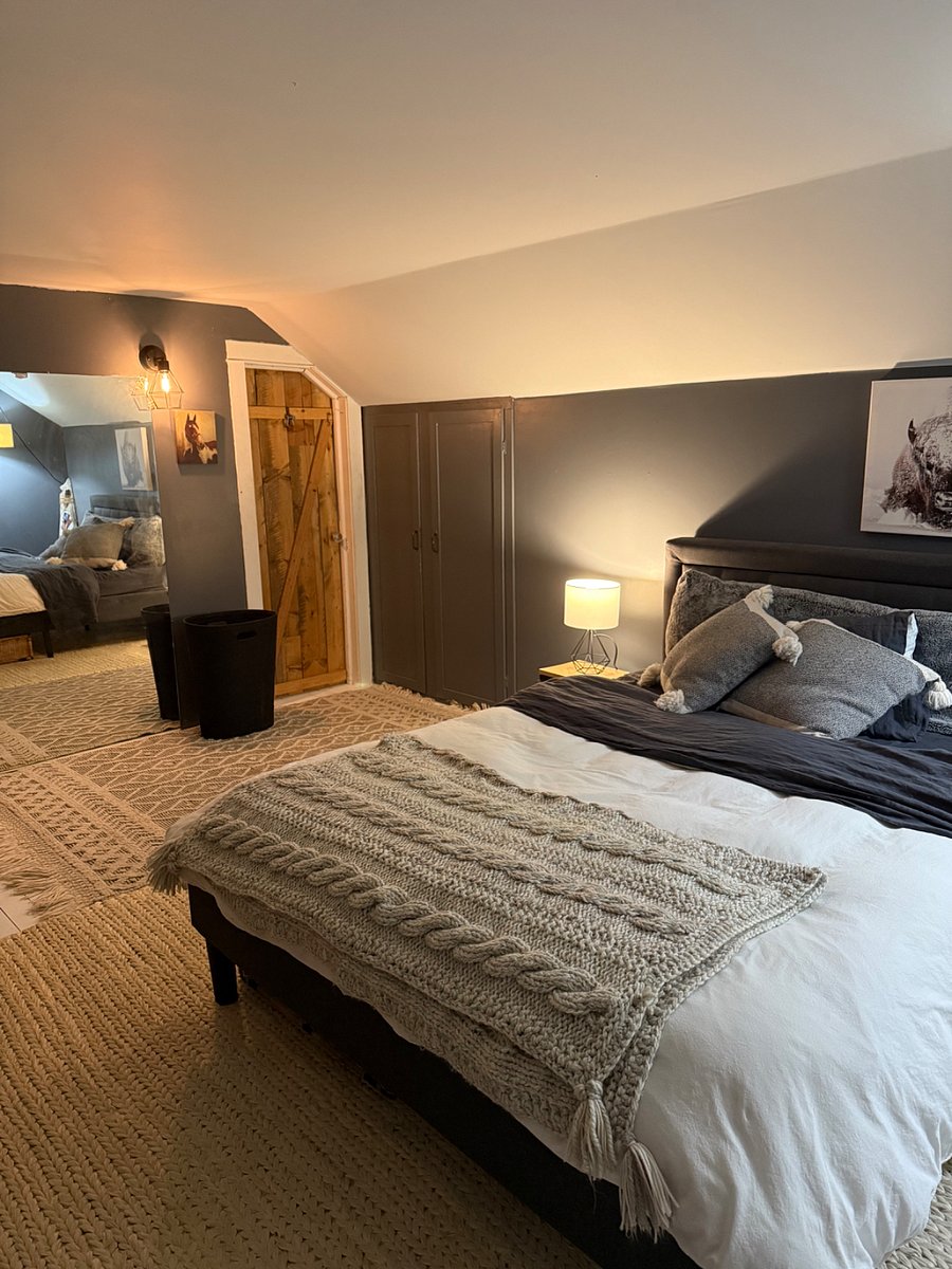 Upstairs bedroom