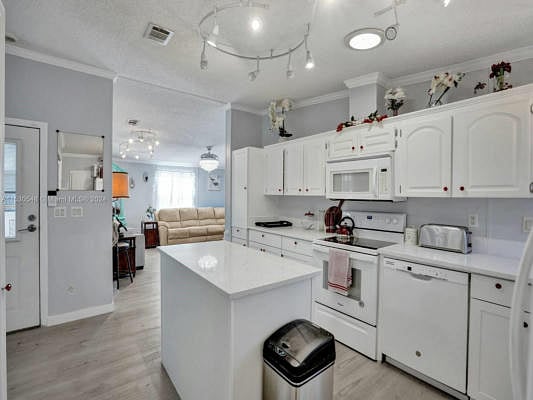 Furnished Finder property 672518_2 photo 11