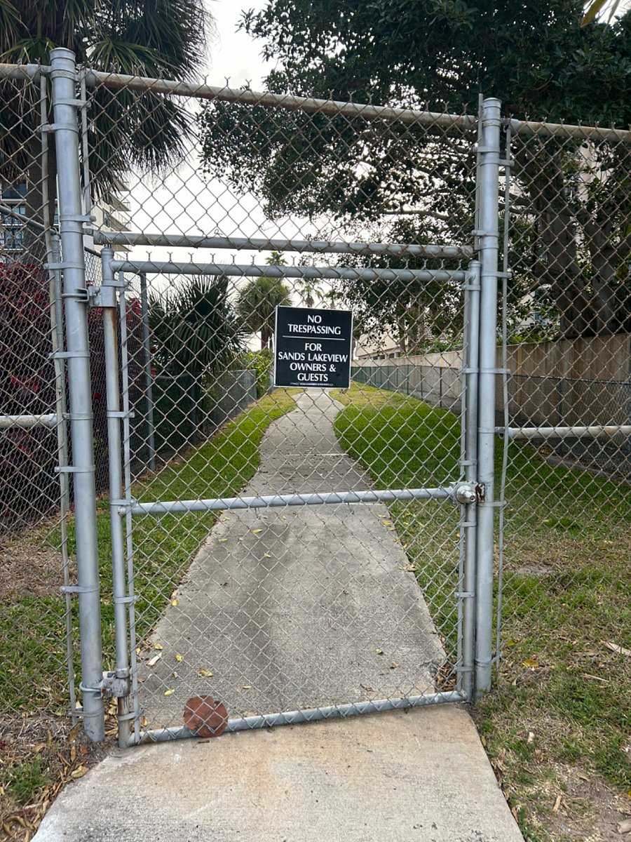 Gated Access to Private Beach