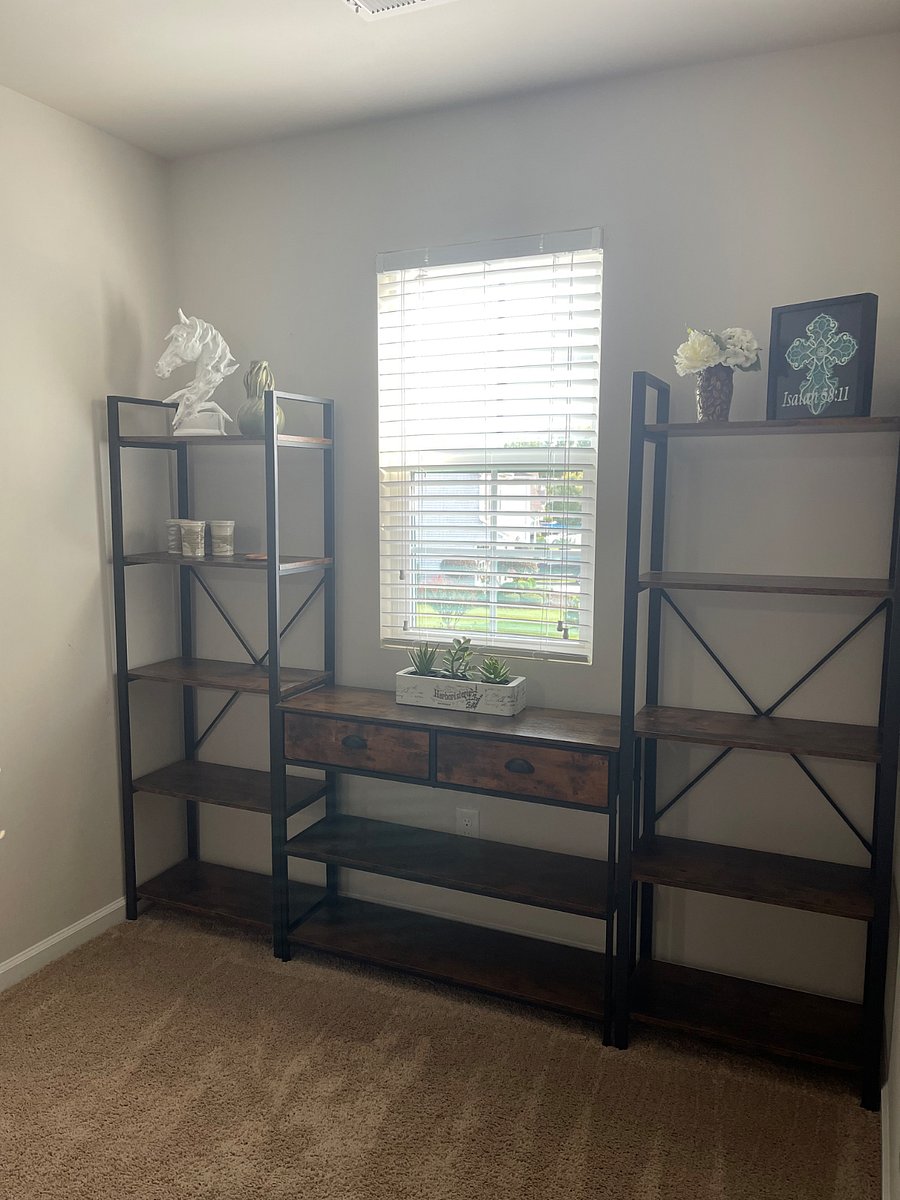 Plenty of shelf space upstairs.