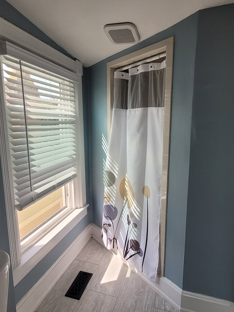 Full Bath w/ Stand-up Shower