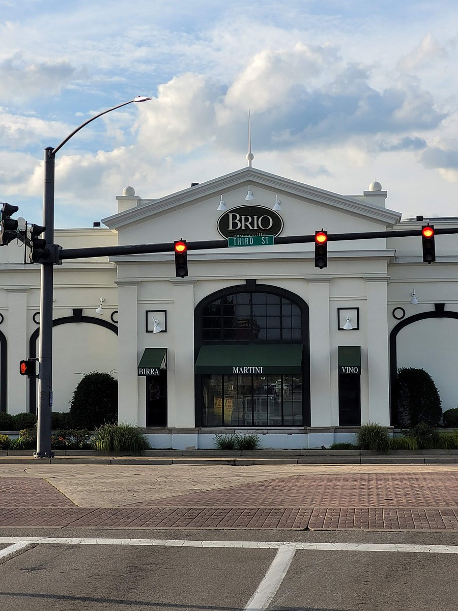 Brio Tuscan Grill - Walking Distance