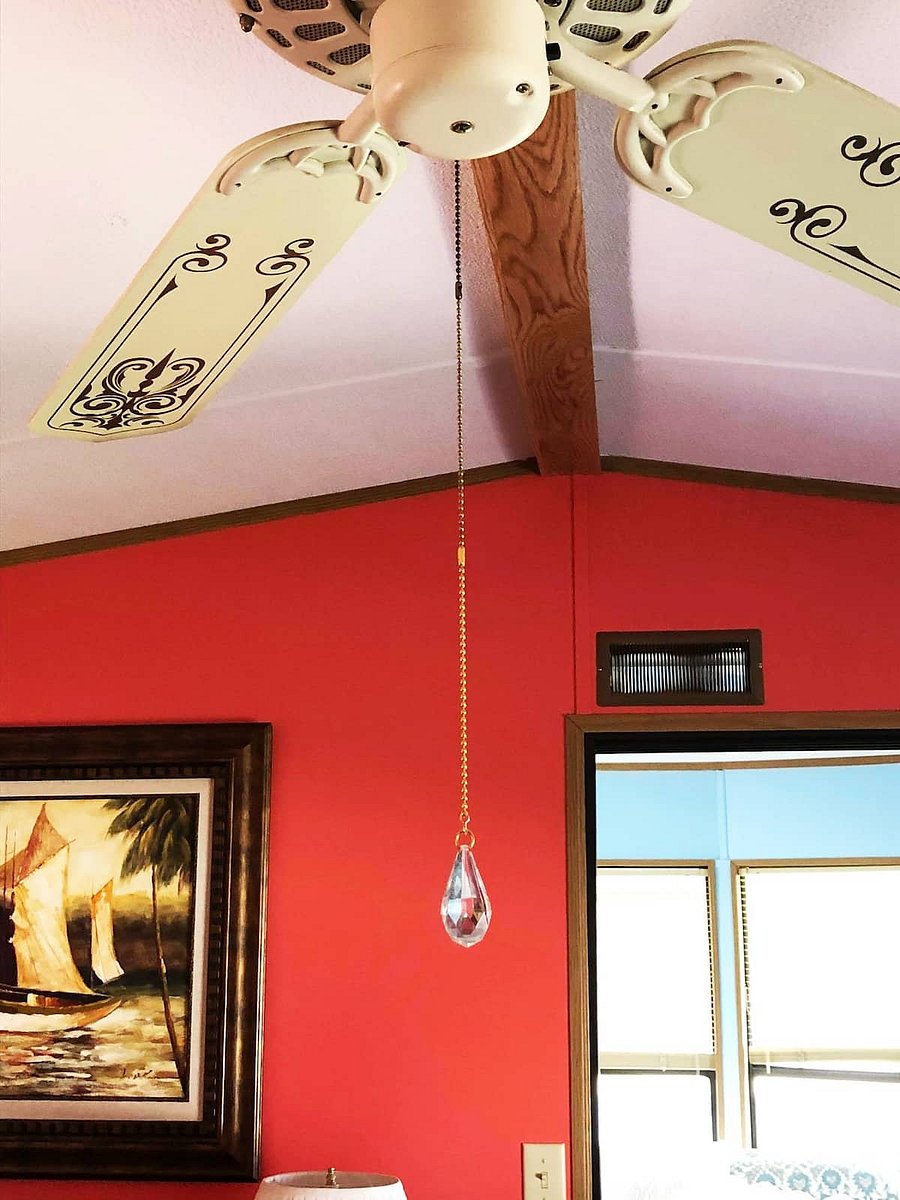 Ceiling fans in all rooms