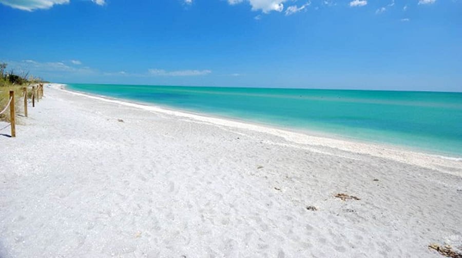 Beaches, Barefoot beach