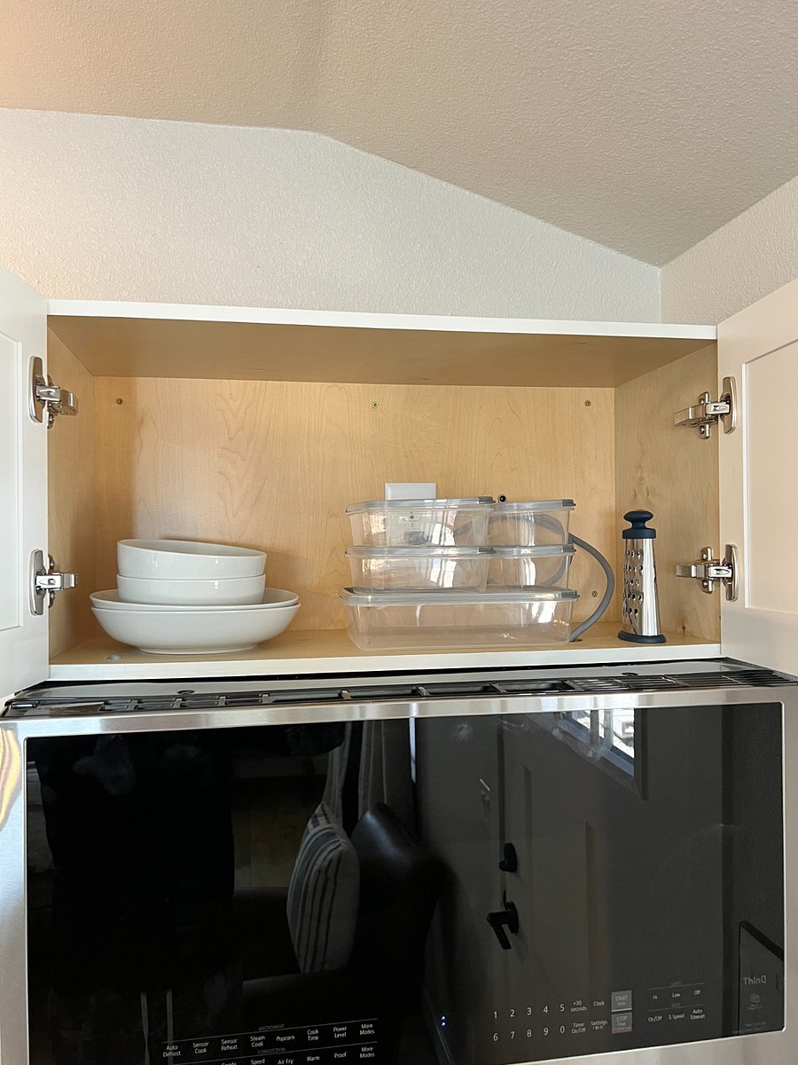 Tupperware and extra dishes