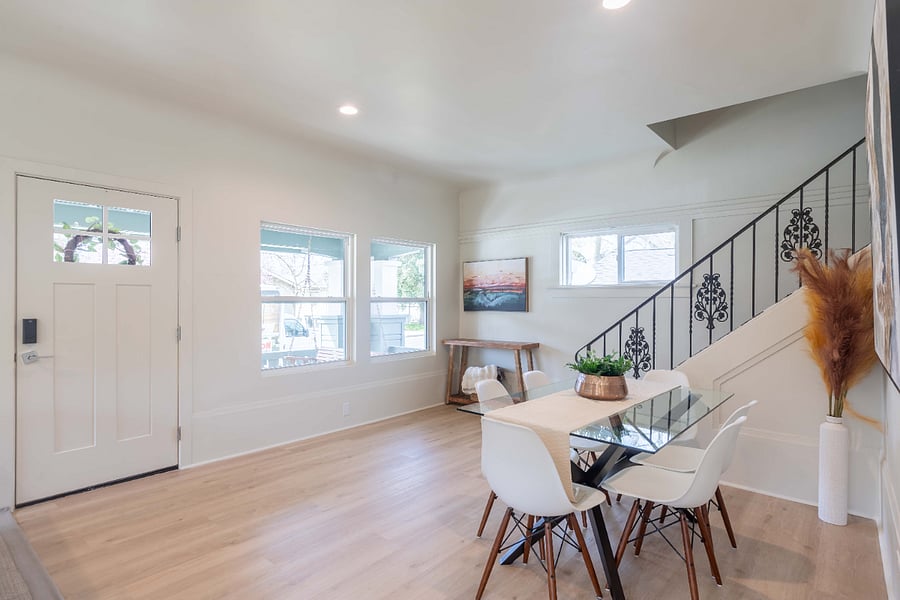 Dining table for 6 people
