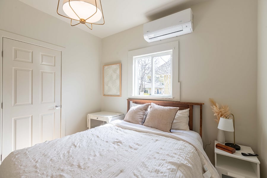 Room 3: 100 sf. Ensuite private bath. $1,300/month 