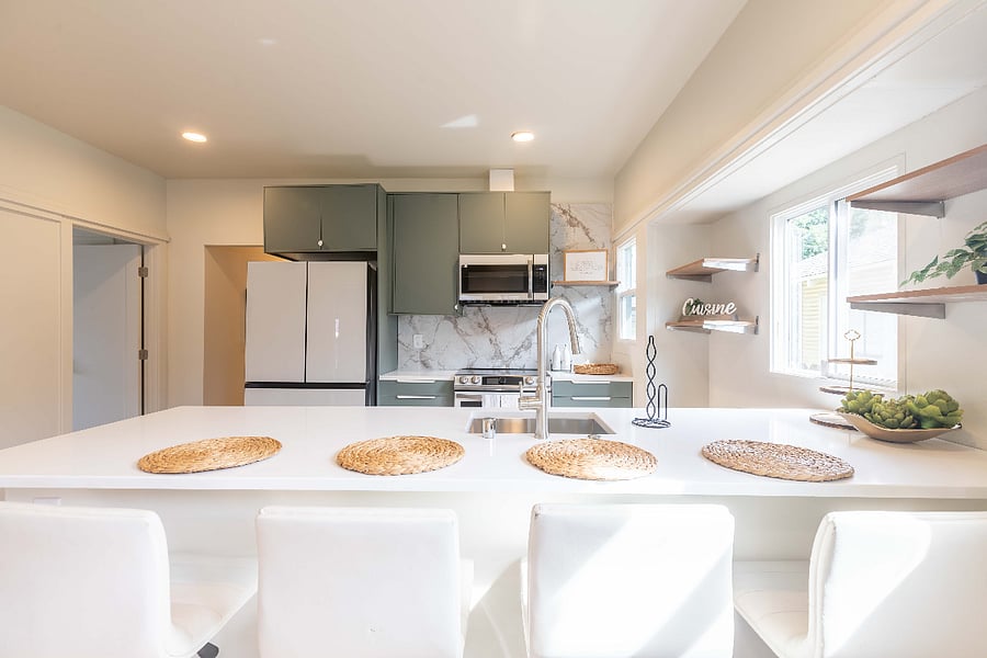Quartz countertop island for 4 people