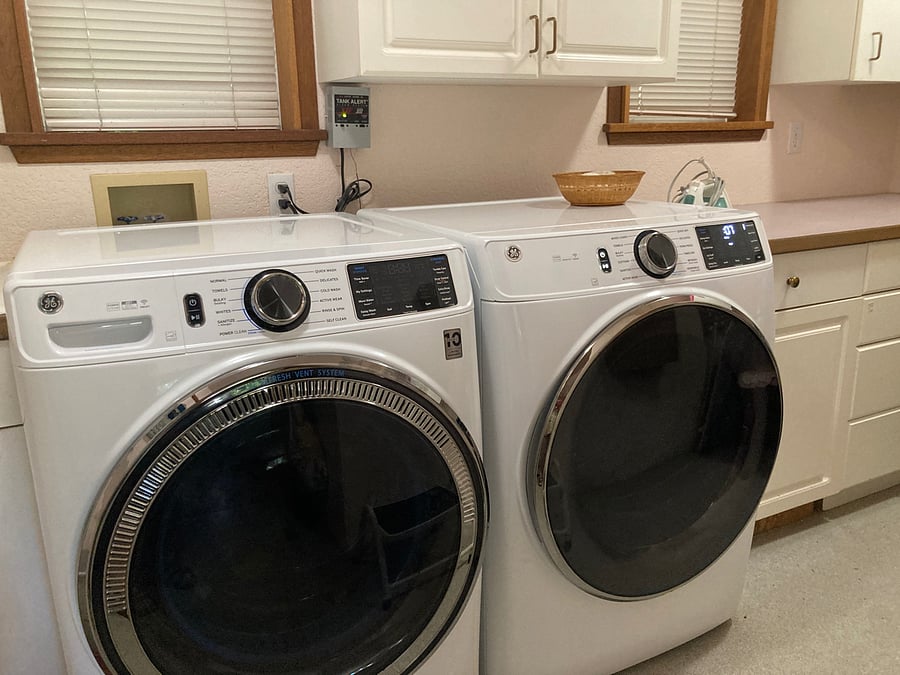 Front loading W/D available for guest use in owner's home next door.