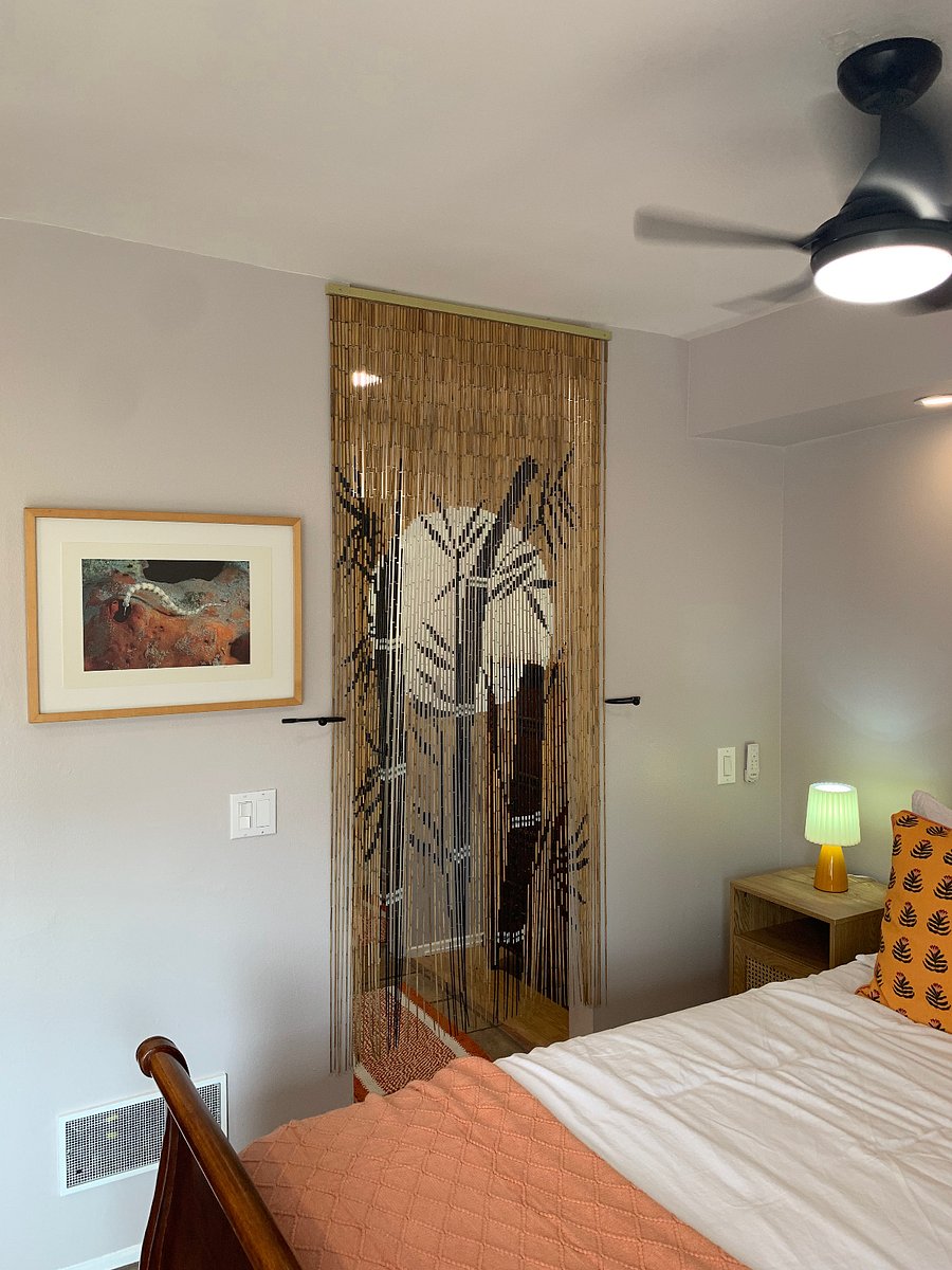 Entrance to walk-in closet and bathroom.