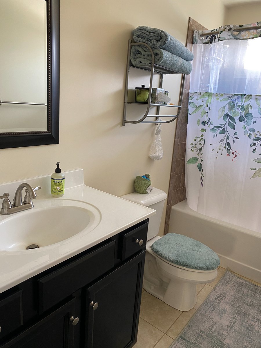 Private Hall Bath