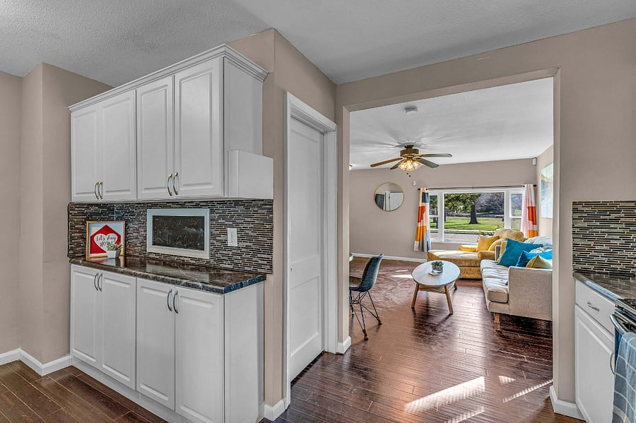 Cozy Comfortable Single Home Located Near Topeka's Hospitals, Downtown ...