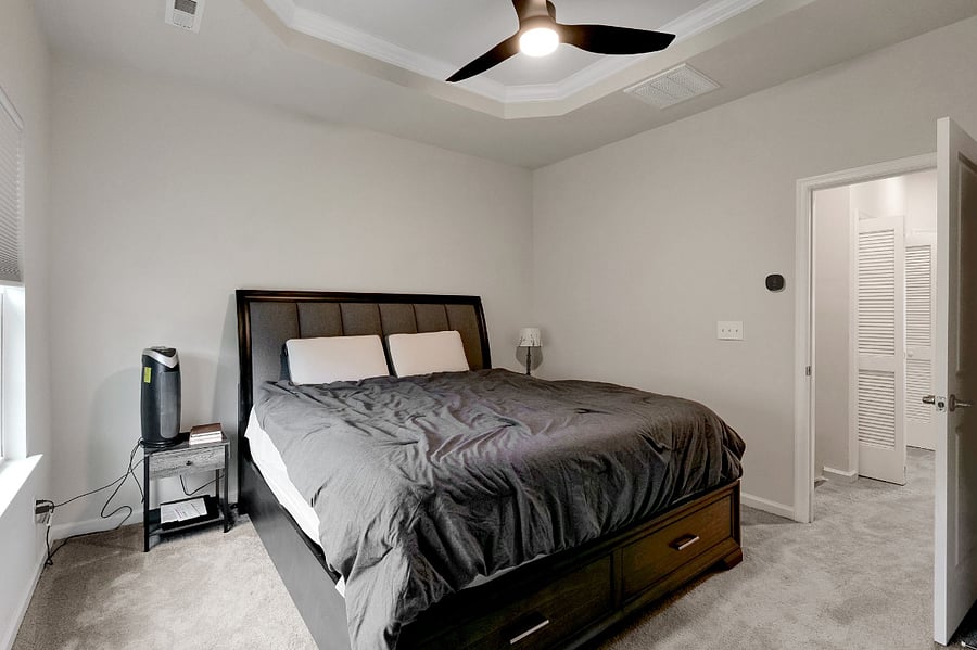 Master- King bed