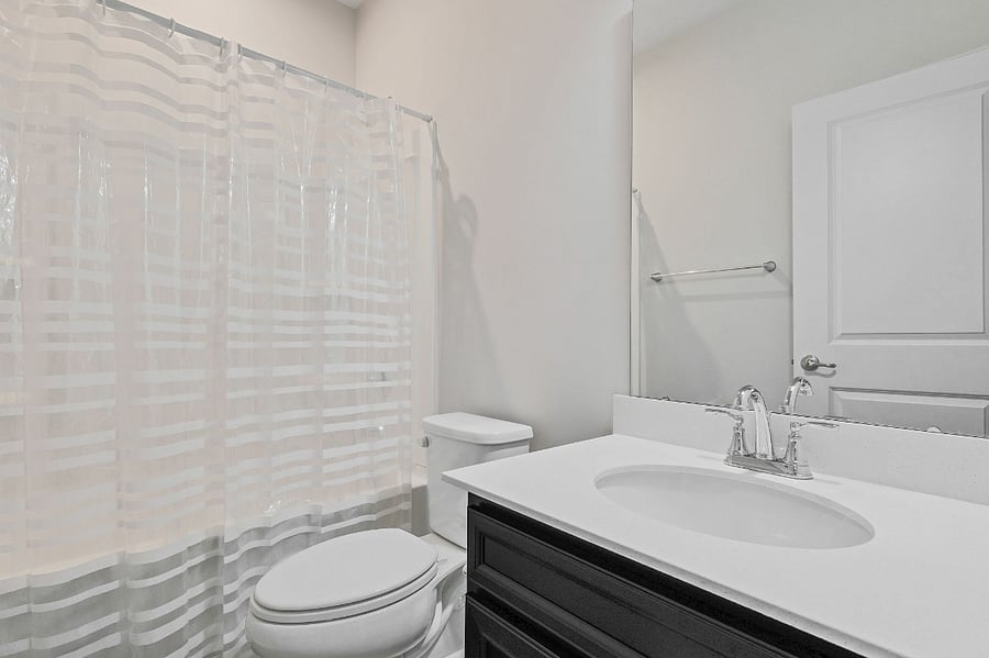upstairs 2nd bathroom
