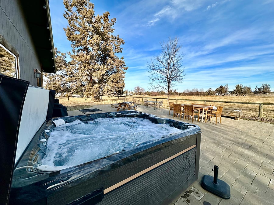 New fiberglass salt water, hot tub