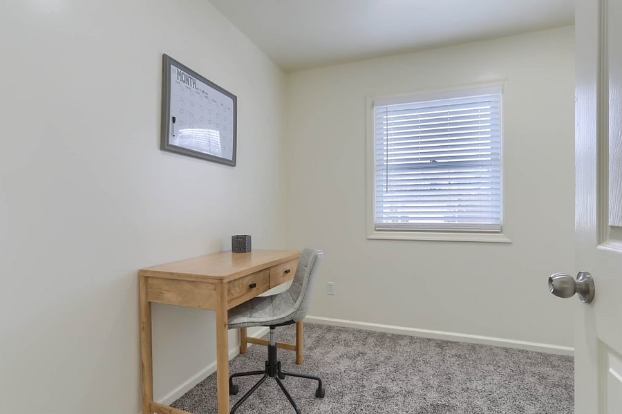 Bonus bedroom/office