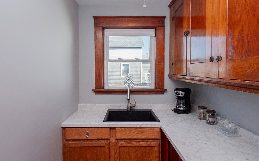 Charmin butler pantry in the kitchen