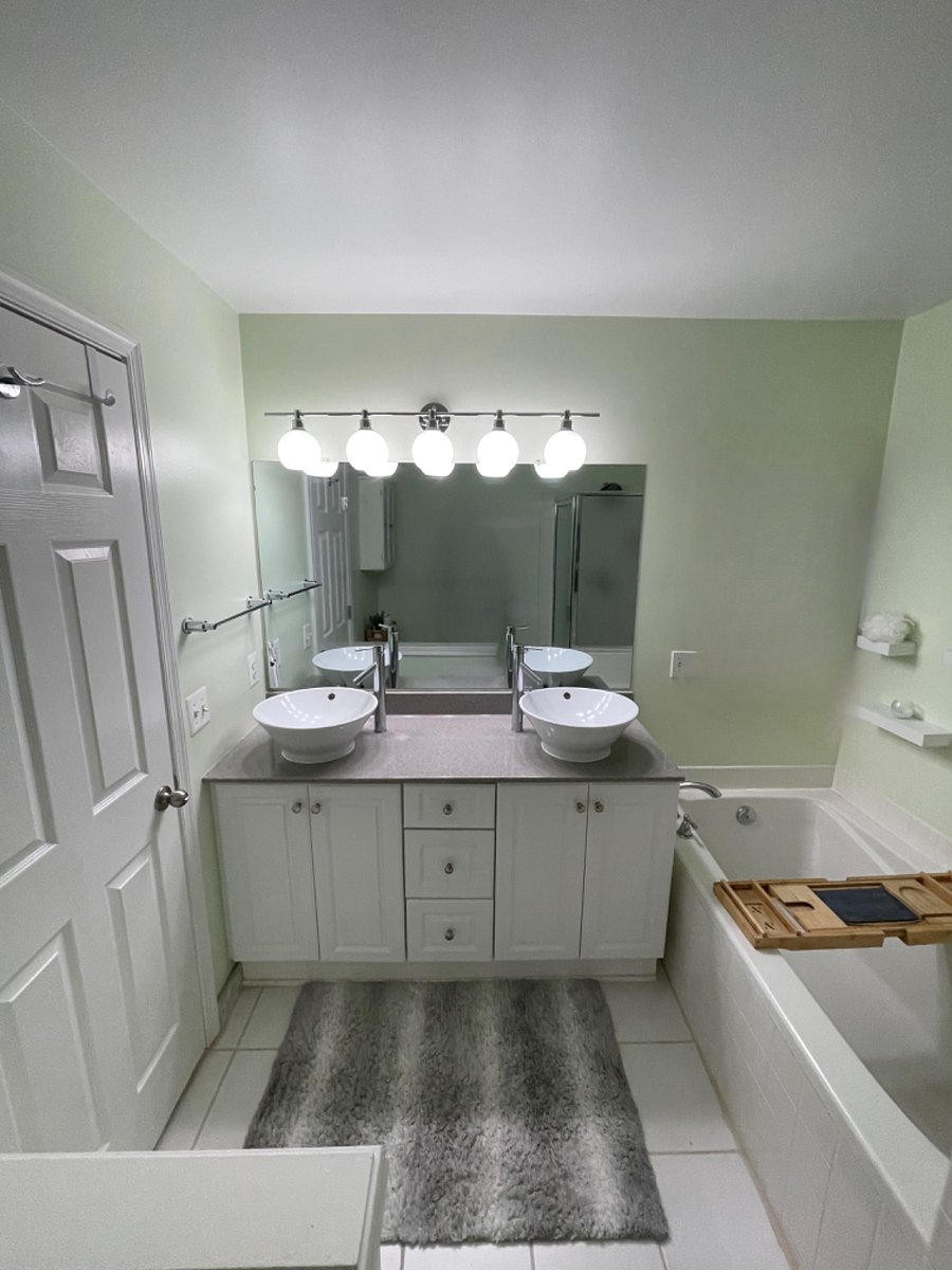Full bathroom