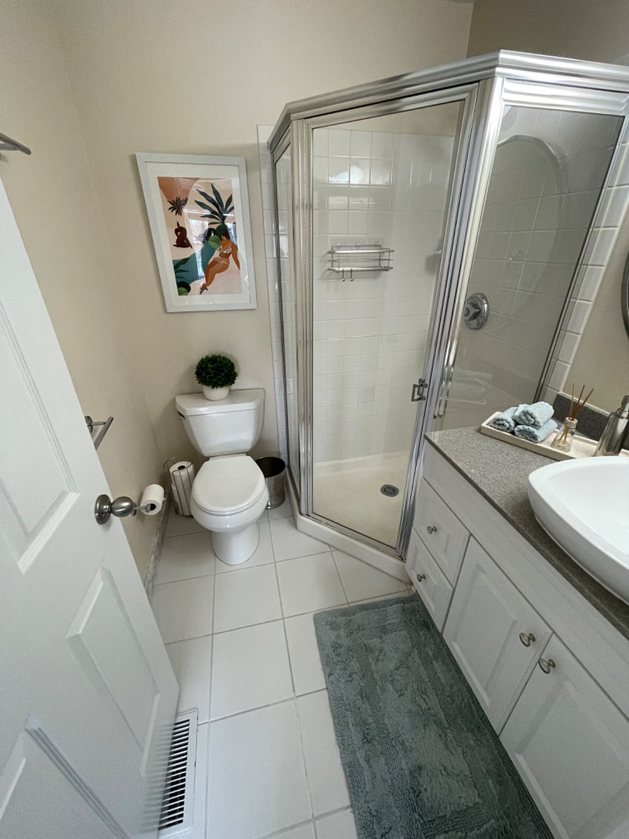 Full bathroom