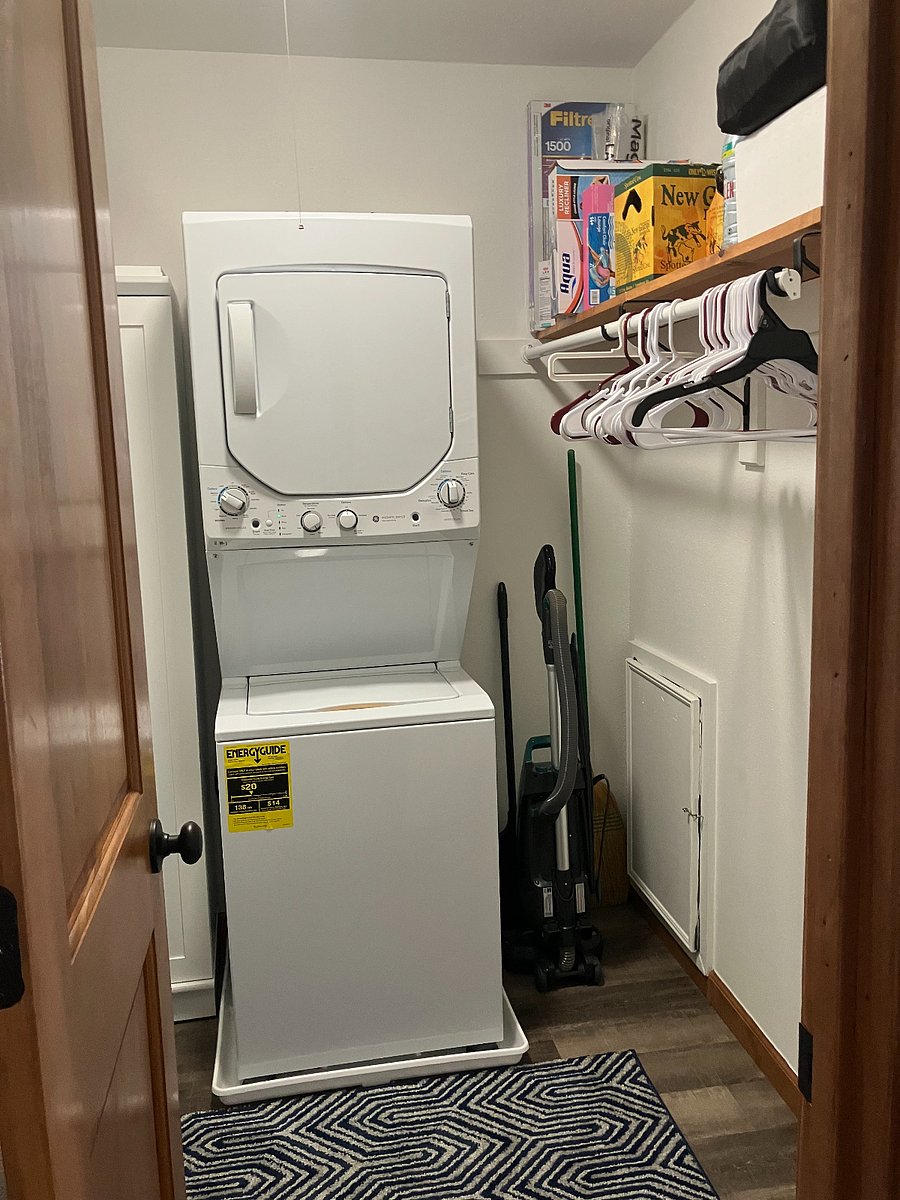 Laundry room in apt.