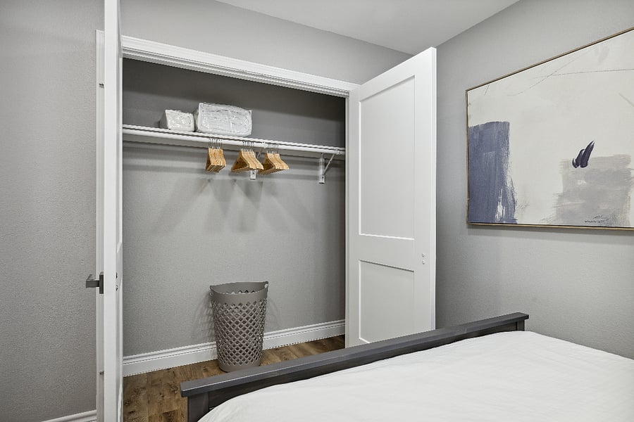 Queen Closet