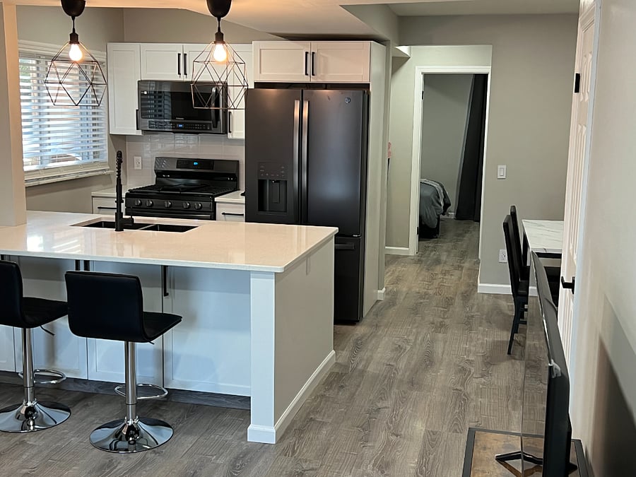 Central and easy access to all the amenities including the tile bathroom.