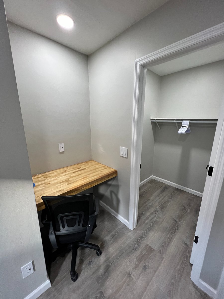 Convenient USB / power plugs on the desk wall