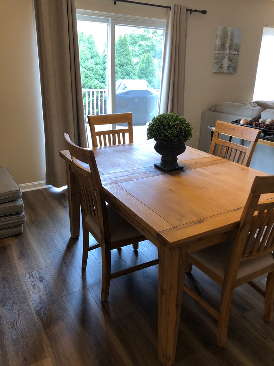 dining room, first floor